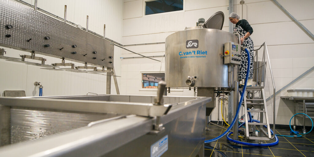Land_van_Boer_Zuivel_De_Venehoeve_machine_BoerenZuivel