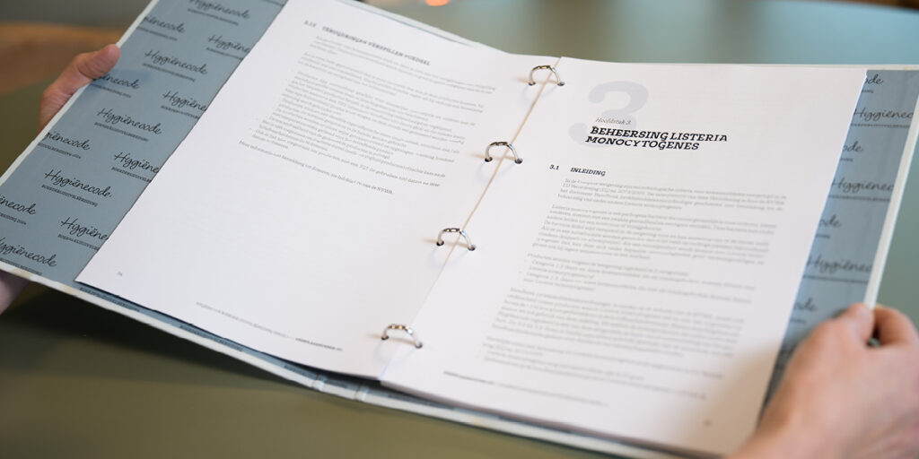 Hygienecode_Boerderijzuivelbereiding _van_start_binnenwerk_BoerenZuivel